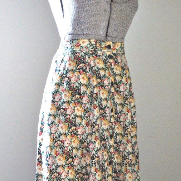 Silk floral button-down skirt - Picture 5 of 9